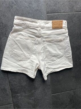 Cream / Off White High Rise Shorts